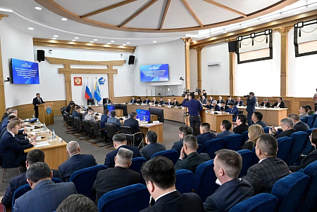 Глава Тувы выступил перед депутатами Верховного Хурала с отчетом о деятельности правительства в 2024 году и приоритетах на 2025-й