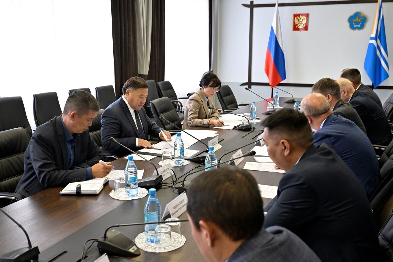 Глава Тувы провел рабочую встречу с руководством таможенной службы