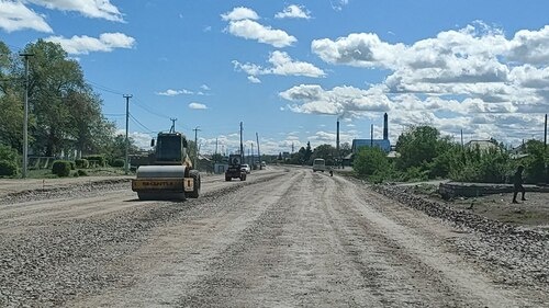 В Кызыле продолжается ремонт автодороги на улице Колхозной по национальному проекту «Инфраструктура для жизни»