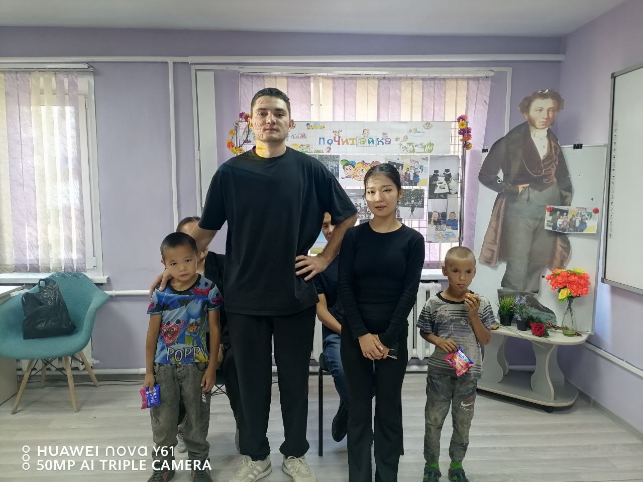 Детская библиотека Каа-Хемского кожууна провела очередное мероприятие ВДЦ на тему этикета . В рамках мероприятия детям была прочитана лекция о правилах этикета и истории его зарождения . Участники также приняли участие в интерактивной игре, где смогли при Детская библиотека Каа-Хемского кожууна провела очередное мероприятие ВДЦ на тему этикета . В рамках мероприятия детям была прочитана лекция о правилах этикета и истории его зарождения . Участники также приняли участие в интерактивной игре, где смогли при