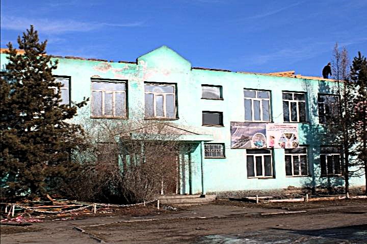 В Туве в рамках нацпроекта "Продолжительная и активная жизнь" ведется капремонт Дзун-Хемчикского медцентра