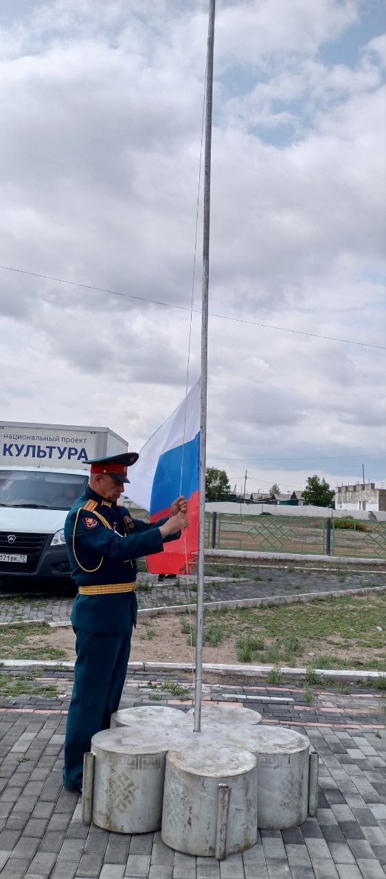 12 июня наша страна празднует один из важнейших государственных праздников — День России. 12 июня наша страна празднует один из важнейших государственных праздников — День России.