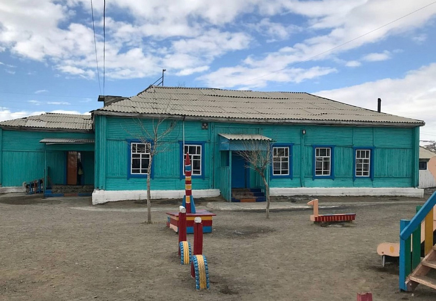 В Туве в рамках нацпроекта «Семья» в отдалённом селе Мугур-Аксы обновляется детский сад «Чечек»
